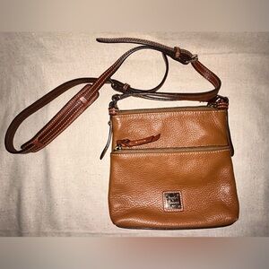 Vintage Dooney & Bourke Crossbody Zip Top Bag Beige Pebbled All Weather Leather